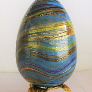 Large Murano egg with swirl decor