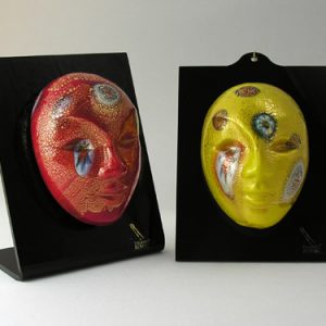 Mask millefiori or with coloured spots of glass